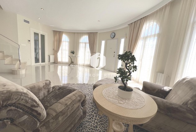 Segunda mano - Villa -
Ciudad Quesada - Costa Blanca