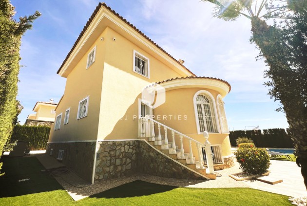 Segunda mano - Villa -
Ciudad Quesada - Costa Blanca