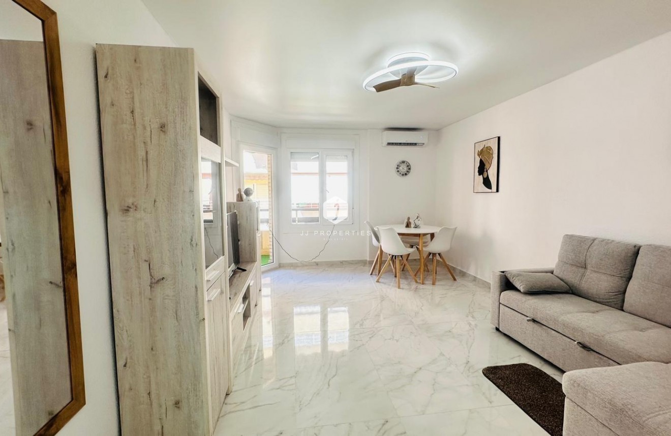 D'occasion - Appartement -
Torrevieja - Playa del Cura