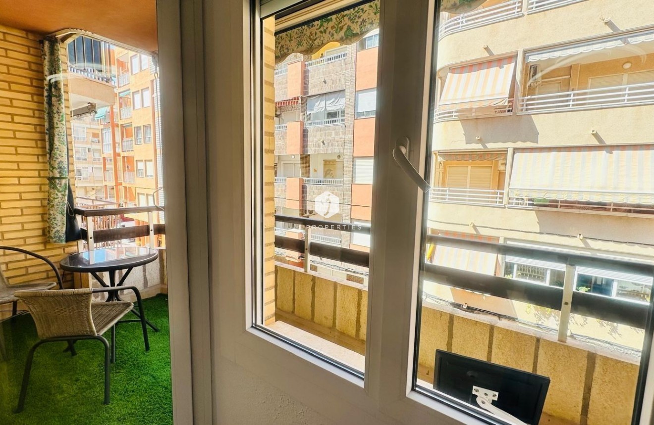 D'occasion - Appartement -
Torrevieja - Playa del Cura