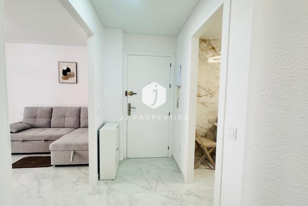 D'occasion - Appartement -
Torrevieja - Playa del Cura