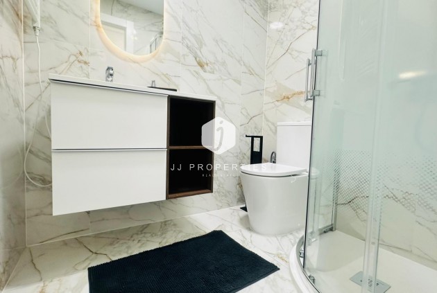 D'occasion - Appartement -
Torrevieja - Playa del Cura