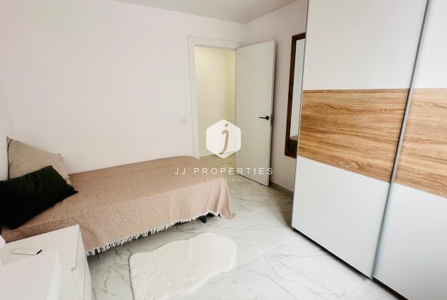 D'occasion - Appartement -
Torrevieja - Playa del Cura