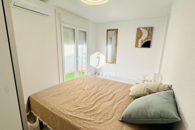 D'occasion - Appartement -
Torrevieja - Playa del Cura