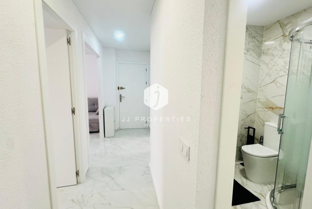 D'occasion - Appartement -
Torrevieja - Playa del Cura