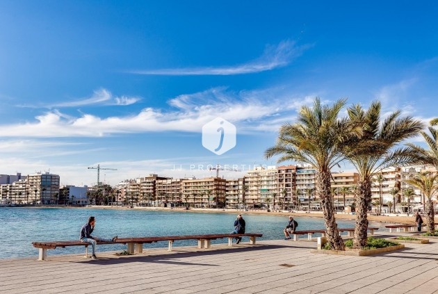 D'occasion - Appartement -
Torrevieja - Playa del Cura