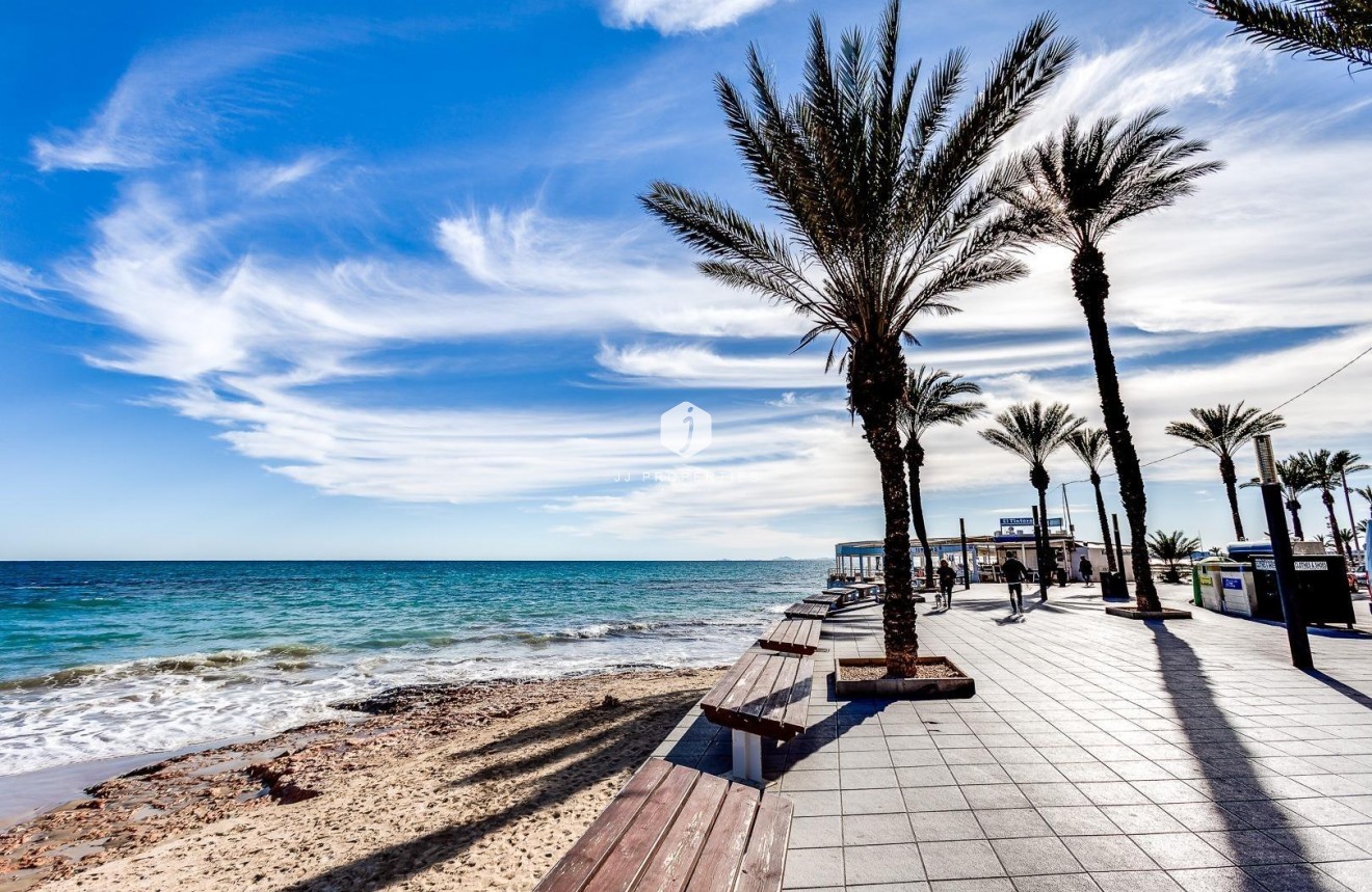 D'occasion - Appartement -
Torrevieja - Playa del Cura