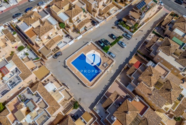 Segunda mano - Bungalow -
Torrevieja - Costa Blanca