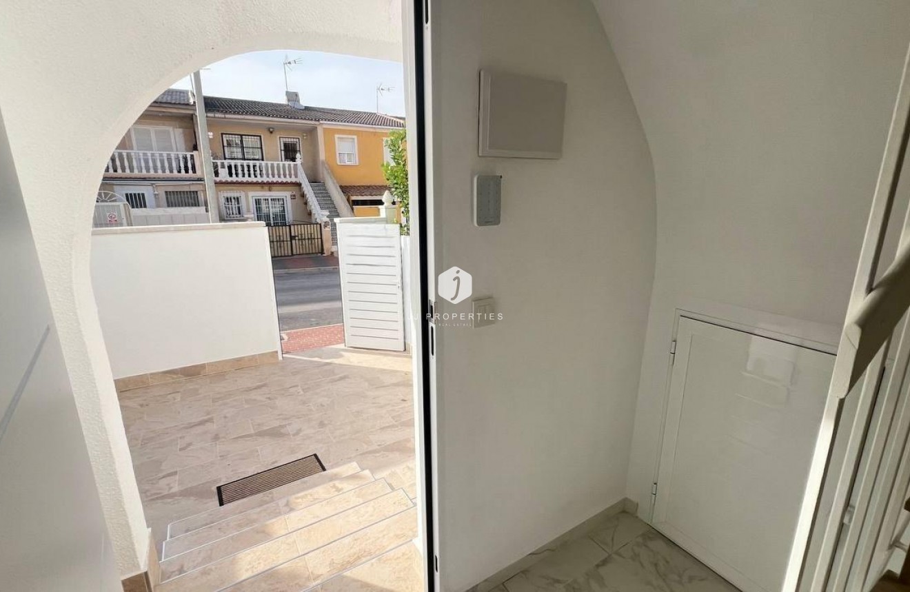 Segunda mano - Chalet -
Torrevieja - Los Balcones - Los Altos del Edén