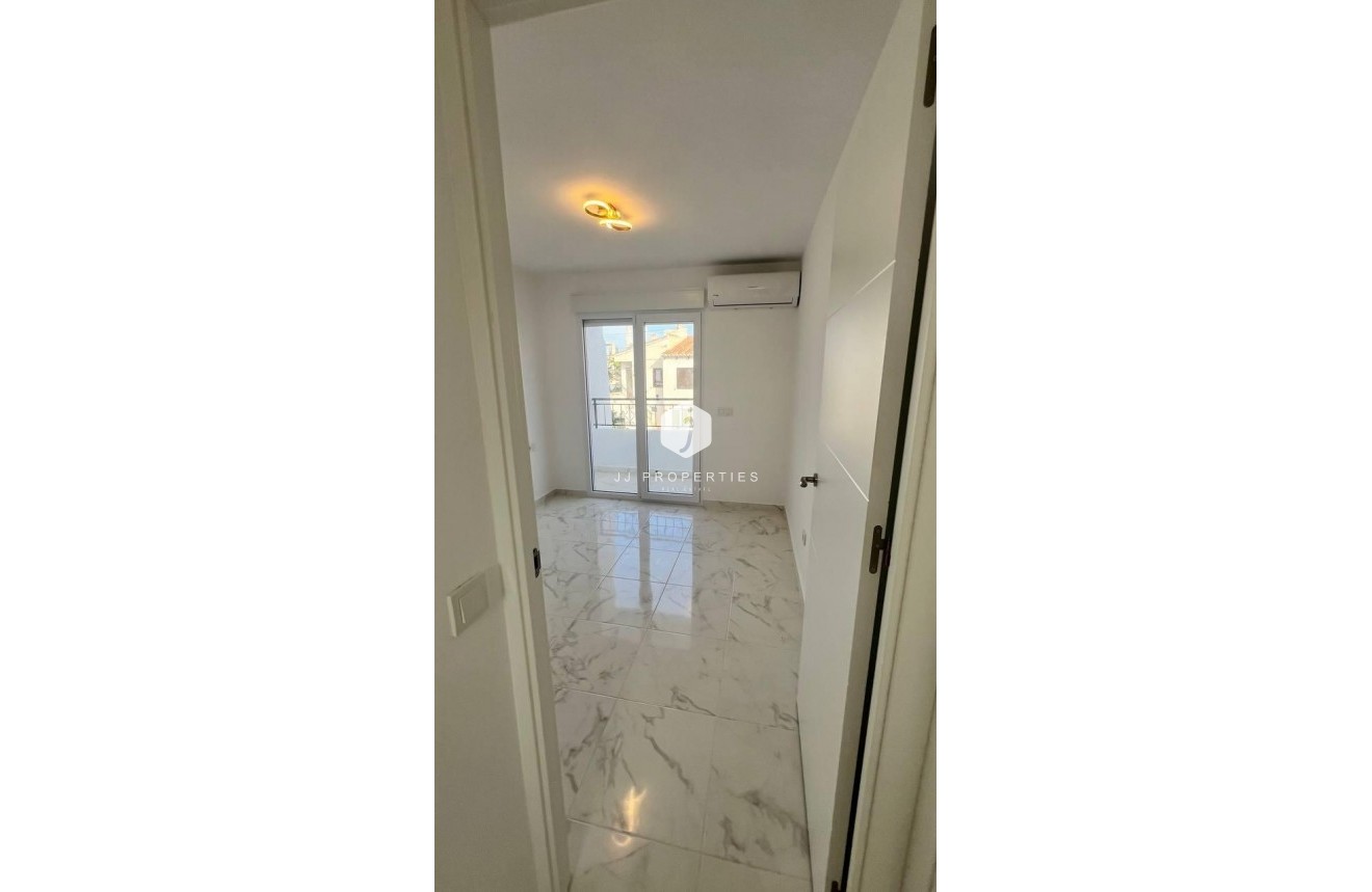 Segunda mano - Chalet -
Torrevieja - Los Balcones - Los Altos del Edén