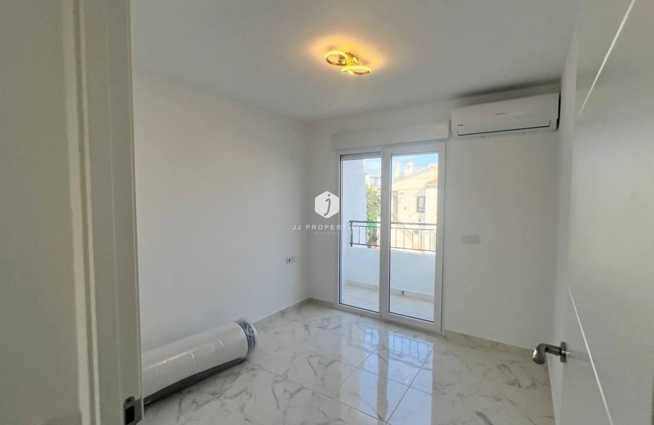 Segunda mano - Chalet -
Torrevieja - Los Balcones - Los Altos del Edén