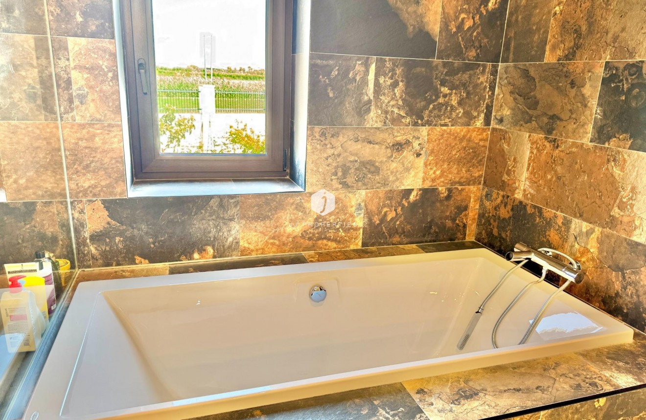 Segunda mano - Villa -
Dolores - Comunidad Valenciana