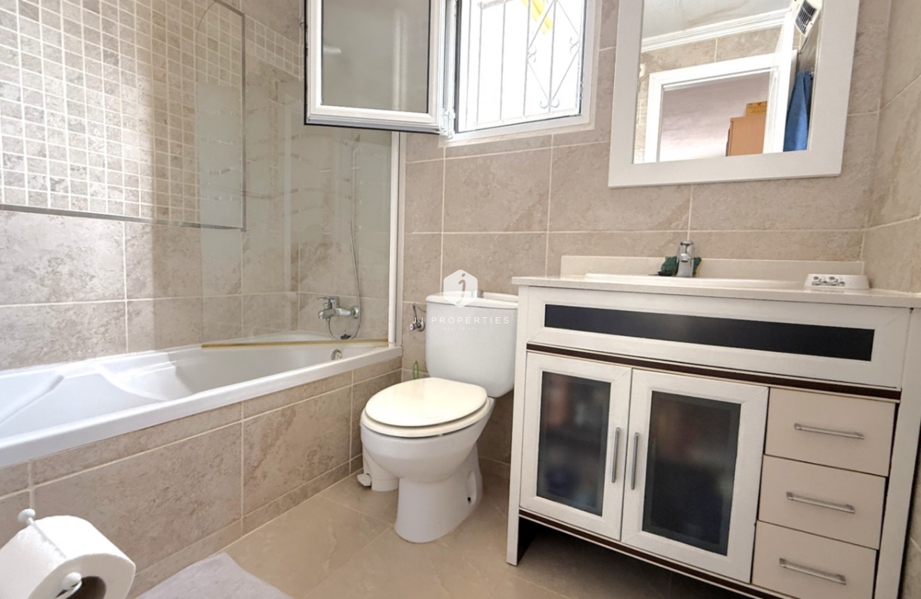 Segunda mano - Apartamento / piso -
San Miguel de Salinas - Inland