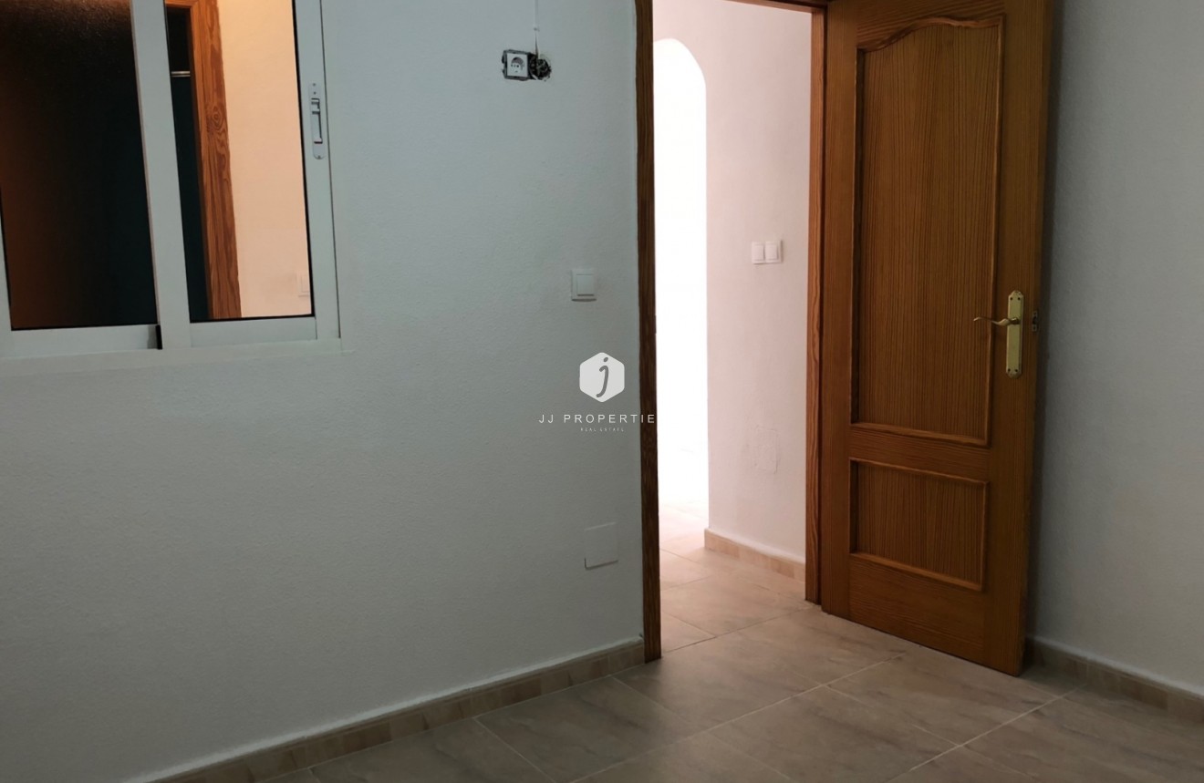 Segunda mano - Chalet -
San Miguel de Salinas - Inland