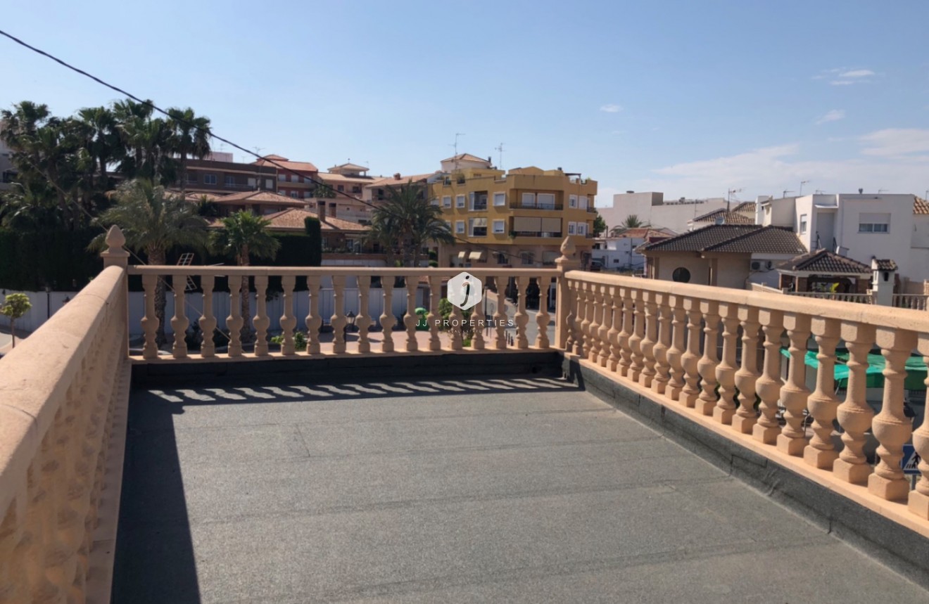 Segunda mano - Chalet -
San Miguel de Salinas - Inland