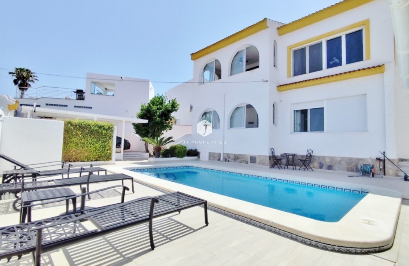 Segunda mano - Villa -
San Miguel de Salinas - Inland