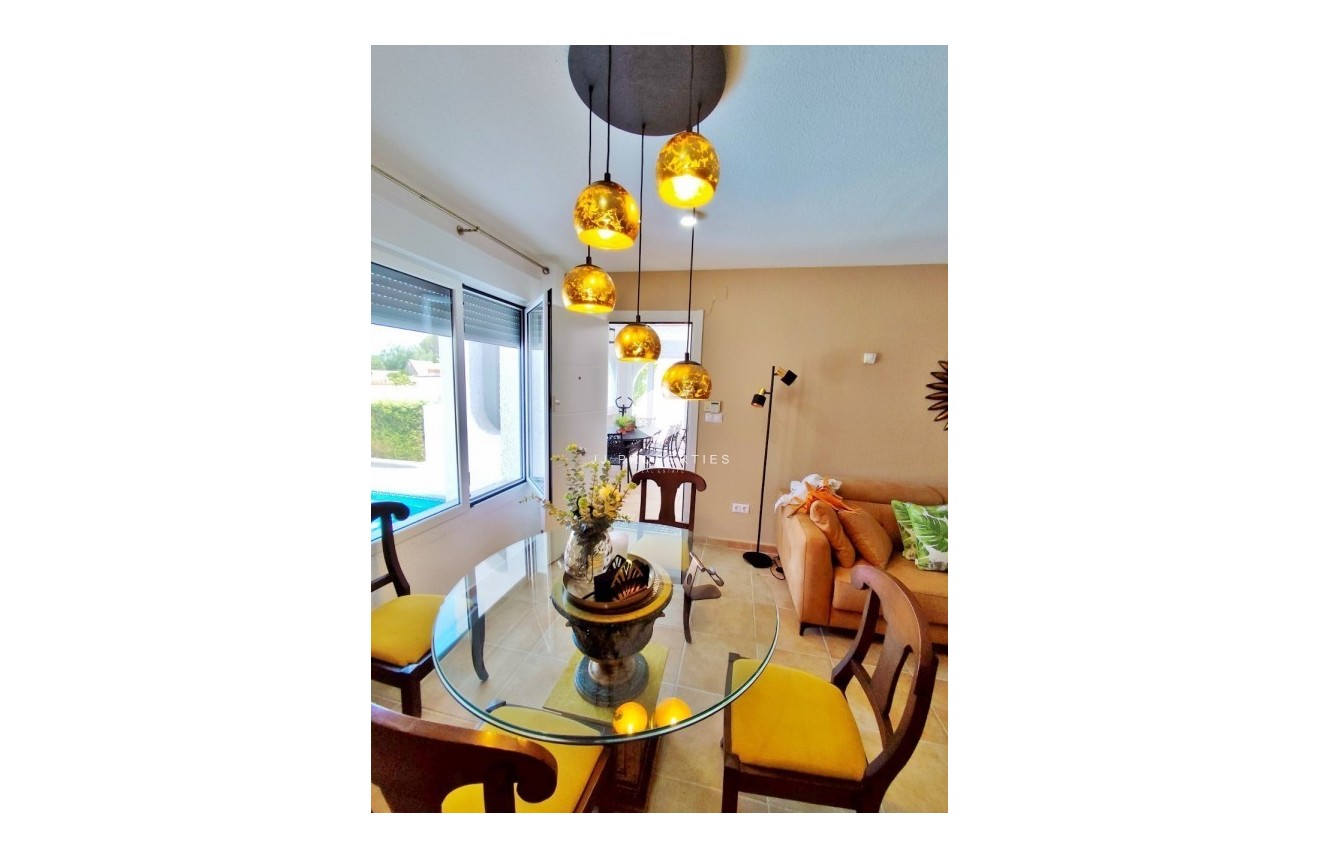 Segunda mano - Villa -
San Miguel de Salinas - Inland