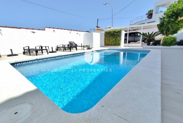 Segunda mano - Villa -
San Miguel de Salinas - Inland