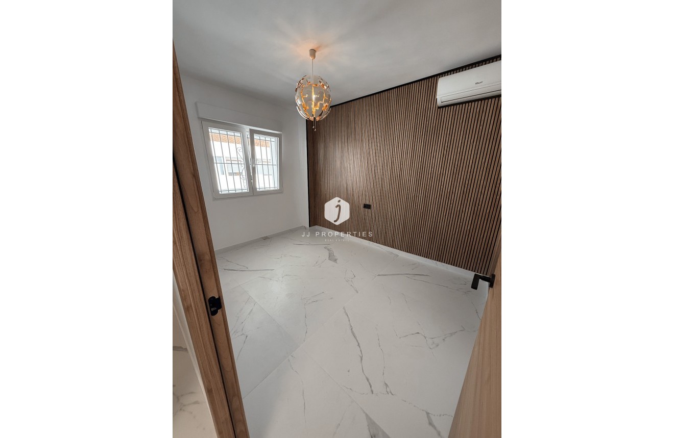 Segunda mano - Apartamento / piso -
Torrevieja - Costa Blanca