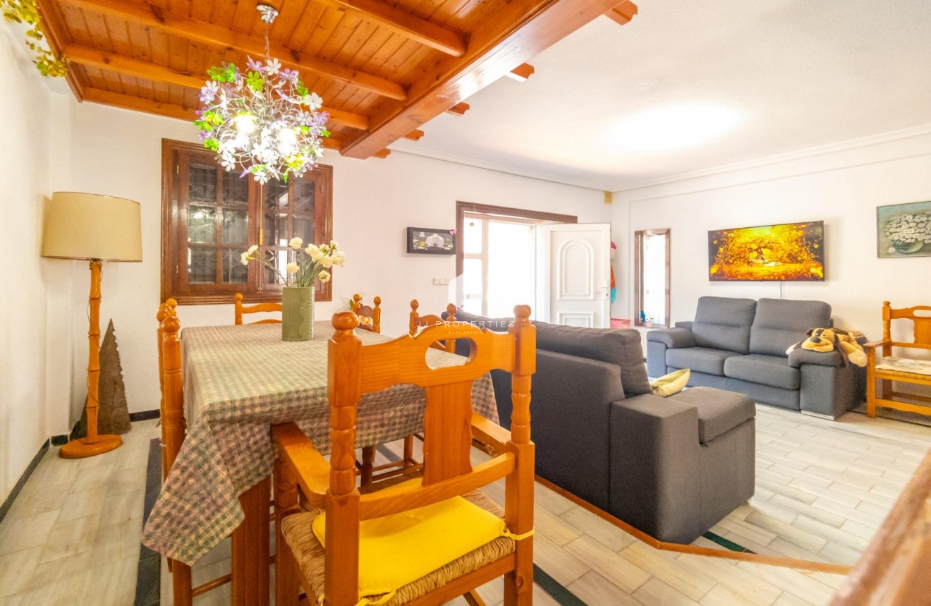 D'occasion - Chalet -
Torrevieja - Cabo cervera