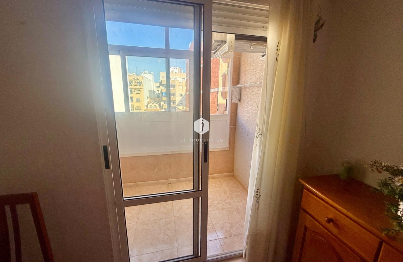 Segunda mano - Apartamento / piso -
Torrevieja - PARQUE DE LAS NACIONES