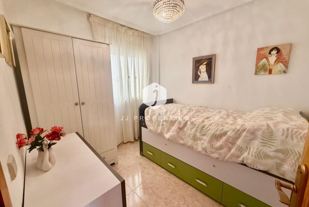 Segunda mano - Apartamento / piso -
Torrevieja - PARQUE DE LAS NACIONES