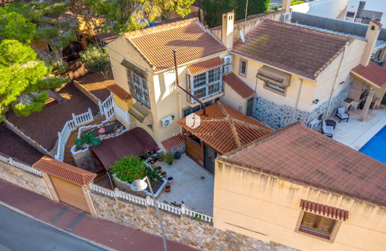 Segunda mano - Chalet -
Torrevieja - Los balcones