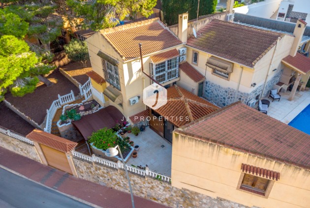 Segunda mano - Chalet -
Torrevieja - Los balcones