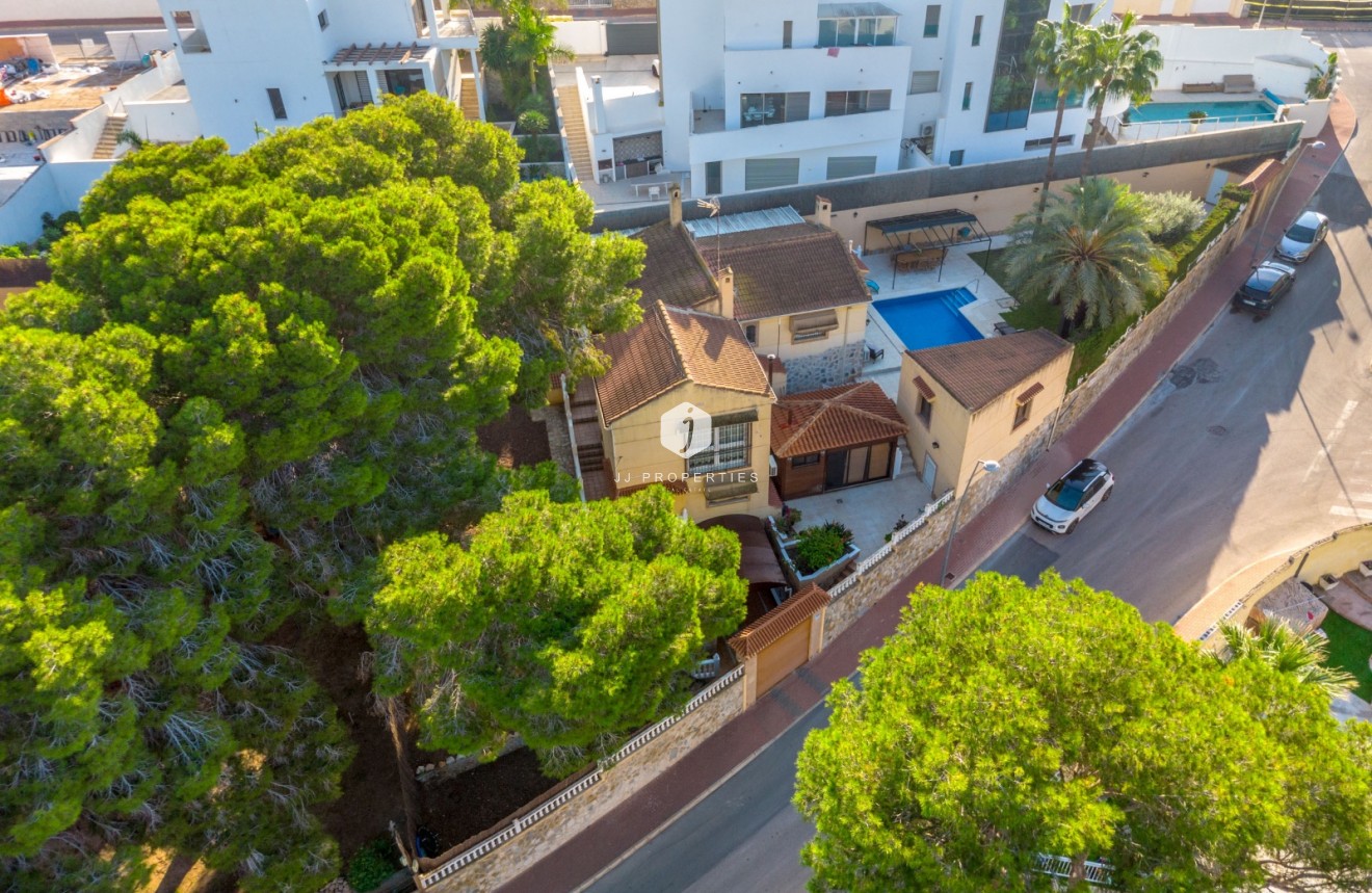 Segunda mano - Chalet -
Torrevieja - Los balcones