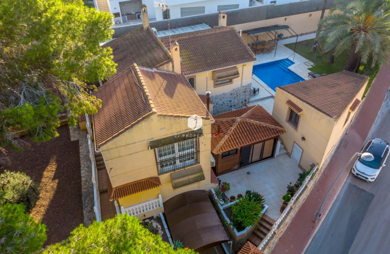Segunda mano - Chalet -
Torrevieja - Los balcones