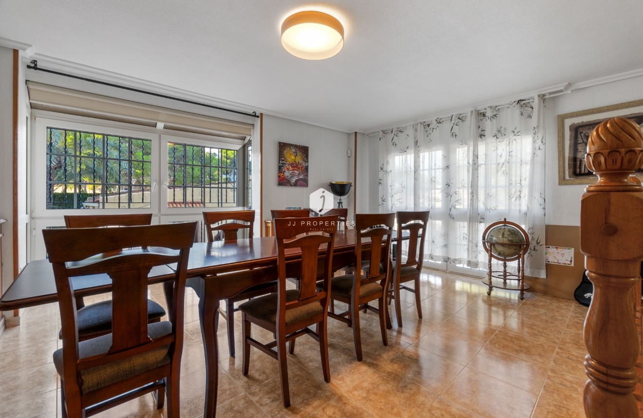 Segunda mano - Chalet -
Torrevieja - Los balcones