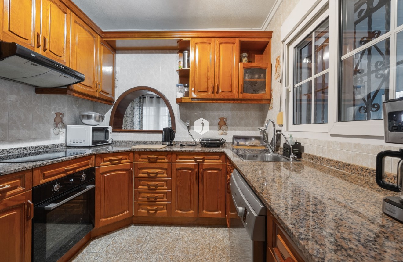 Segunda mano - Chalet -
Torrevieja - Los balcones