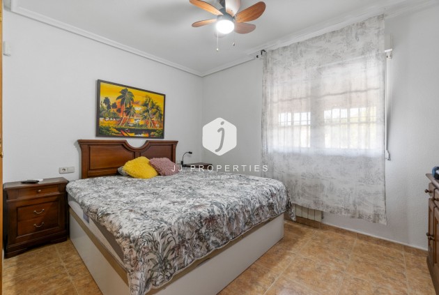 Segunda mano - Chalet -
Torrevieja - Los balcones