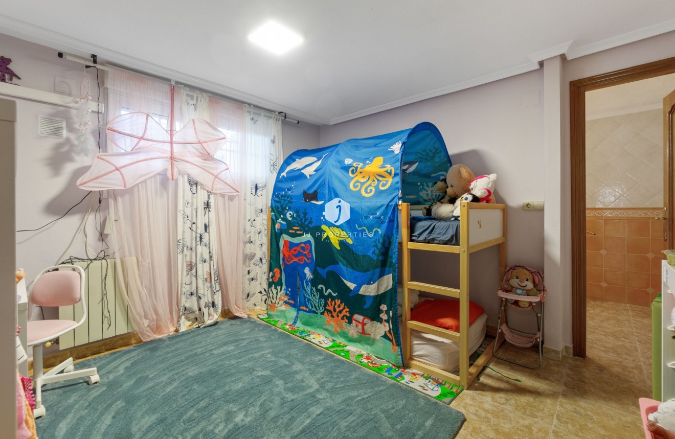 Segunda mano - Chalet -
Torrevieja - Los balcones