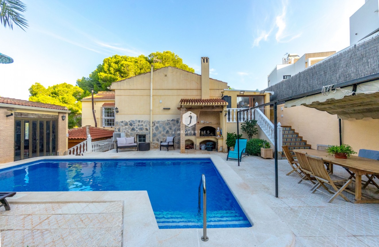 Segunda mano - Chalet -
Torrevieja - Los balcones