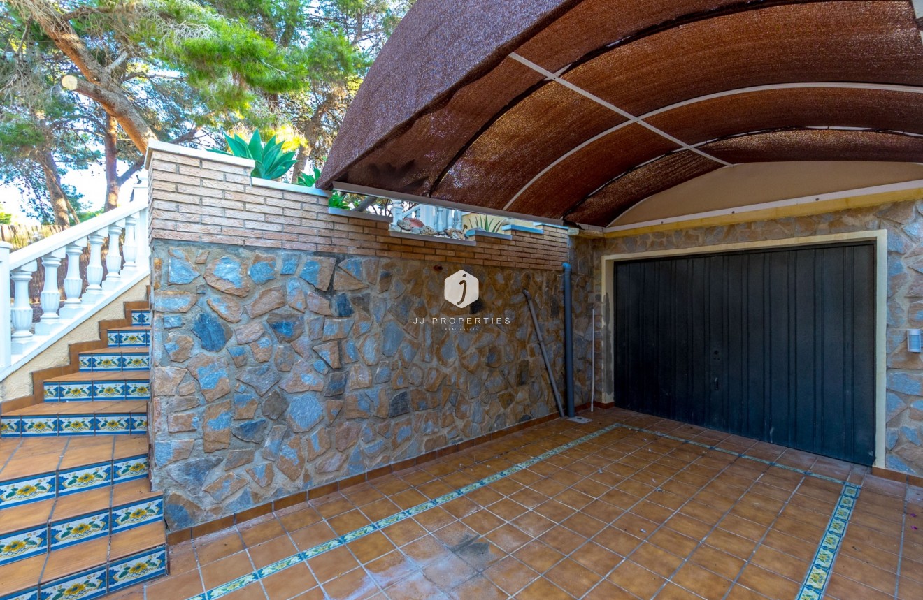 Segunda mano - Chalet -
Torrevieja - Los balcones