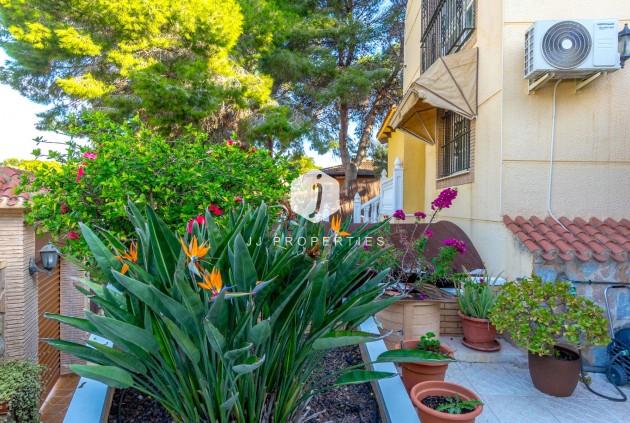 Segunda mano - Chalet -
Torrevieja - Los balcones