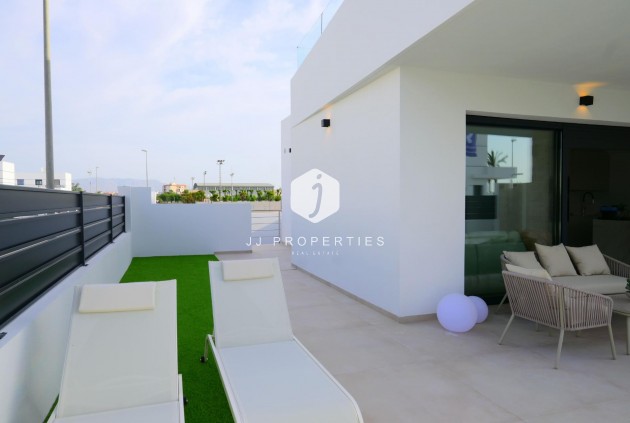 Obra nueva - Chalet -
Dolores - polideportivo