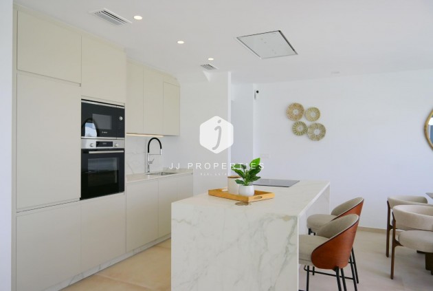 Obra nueva - Chalet -
Dolores - polideportivo