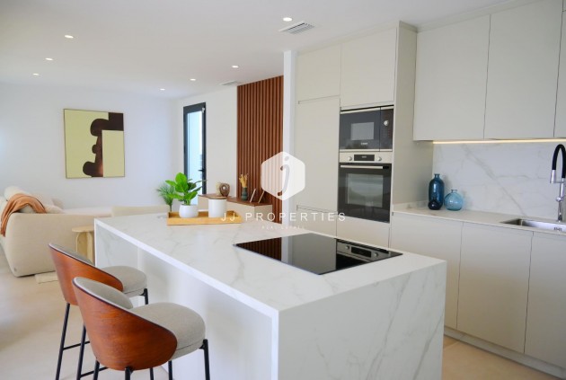 Obra nueva - Chalet -
Dolores - polideportivo