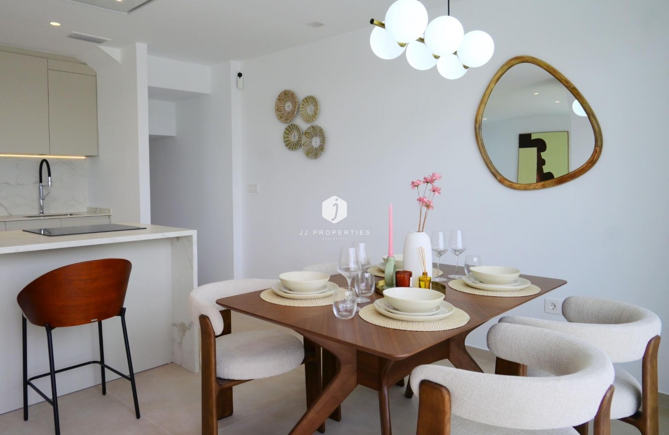 Obra nueva - Chalet -
Dolores - polideportivo