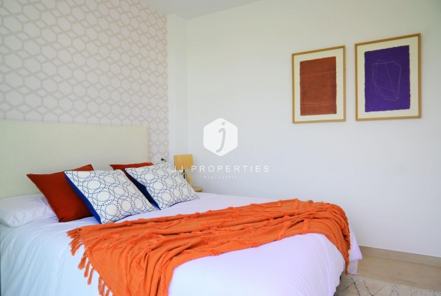 Obra nueva - Chalet -
Dolores - polideportivo