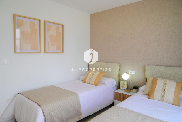 Obra nueva - Chalet -
Dolores - polideportivo