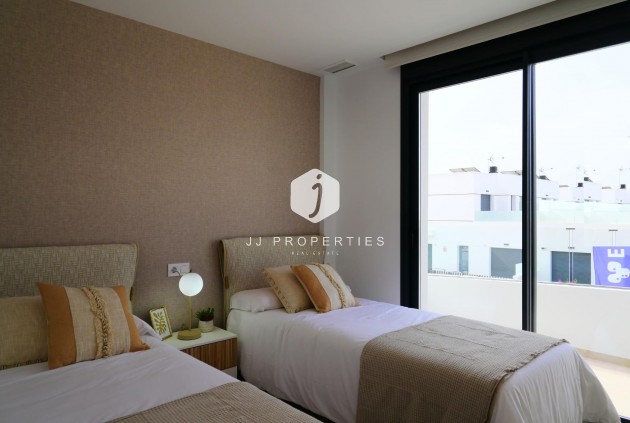 Obra nueva - Chalet -
Dolores - polideportivo