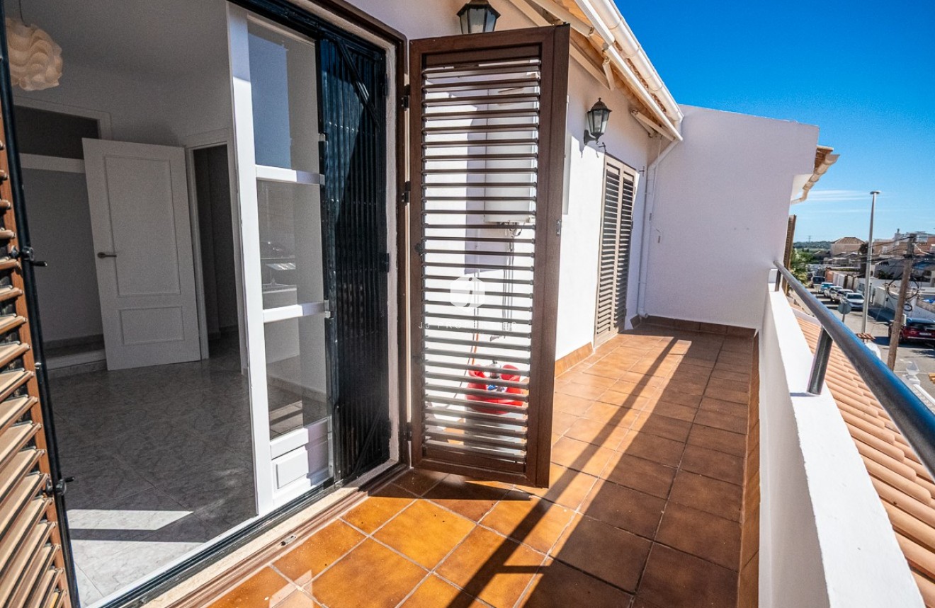 Segunda mano - Villa -
San Miguel de Salinas - Inland