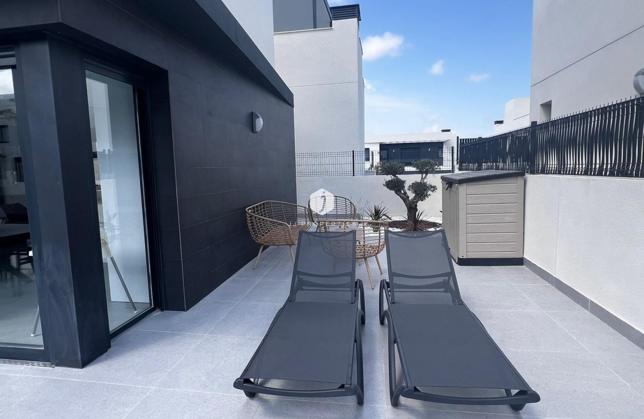 Segunda mano - Villa -
Algorfa - Inland