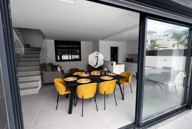 Segunda mano - Villa -
Algorfa - Inland