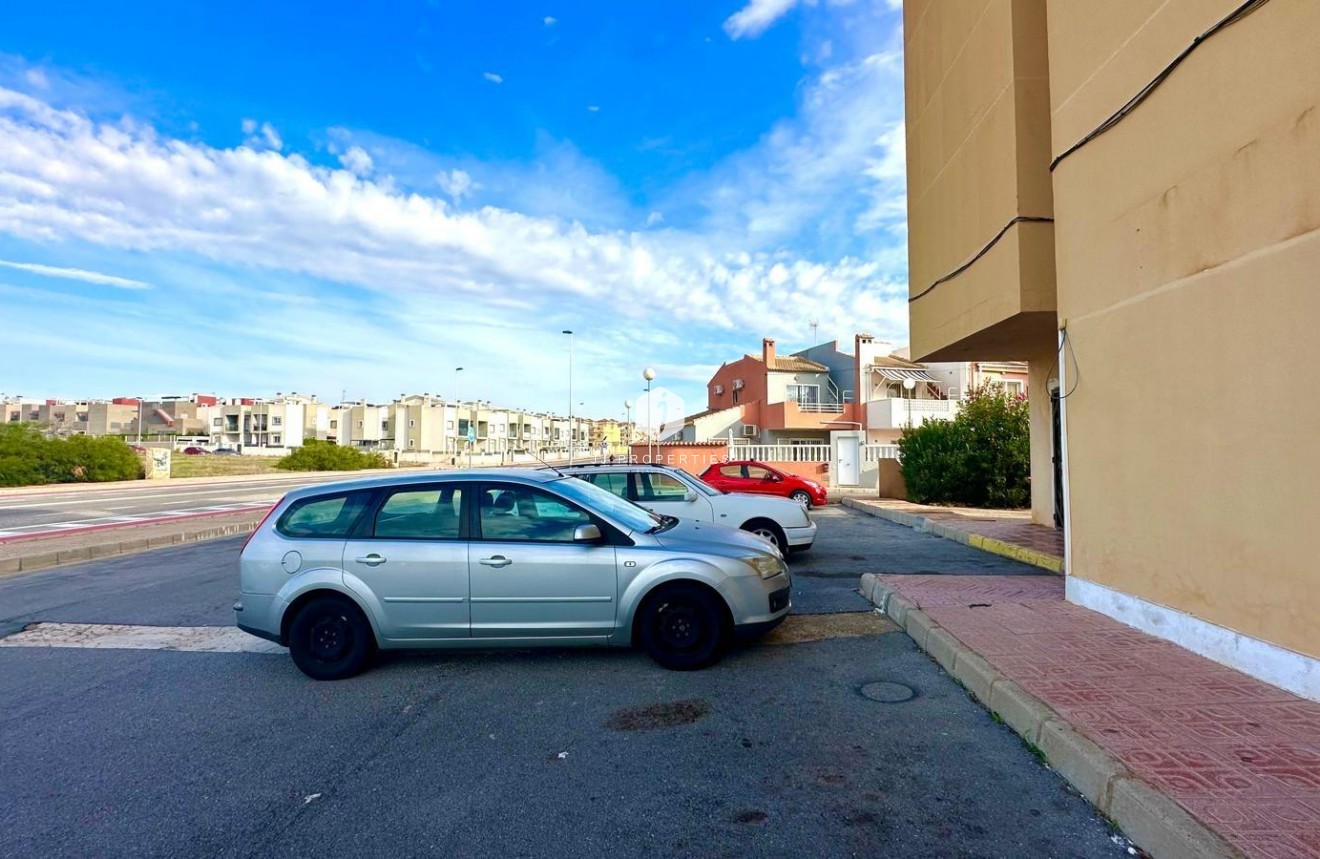 Segunda mano - Apartamento / piso -
Torrevieja - aguas nuevas