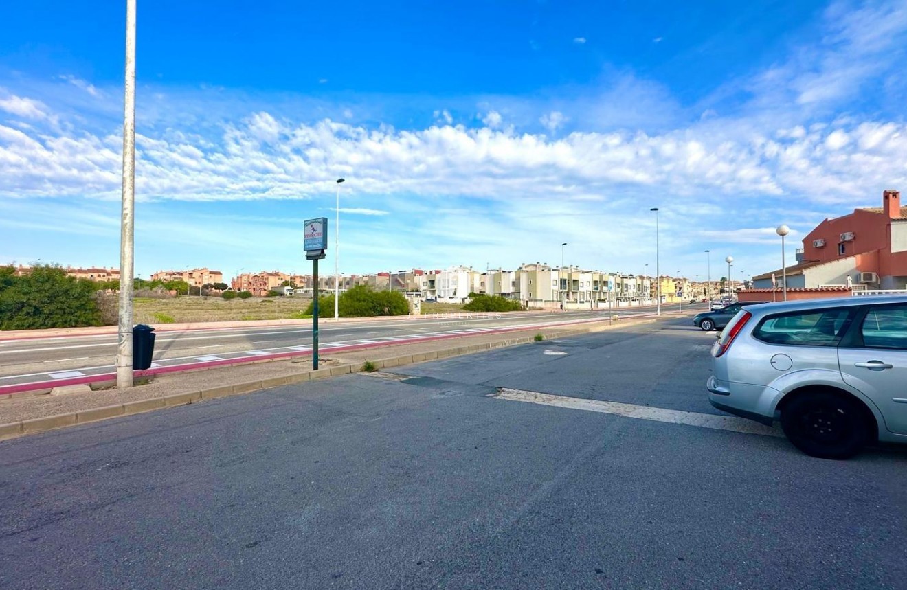 Segunda mano - Apartamento / piso -
Torrevieja - aguas nuevas
