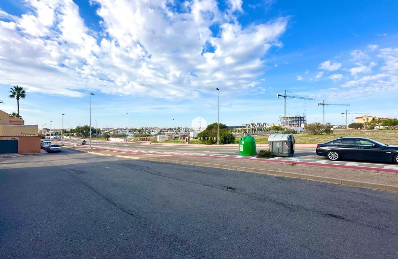 Segunda mano - Apartamento / piso -
Torrevieja - aguas nuevas